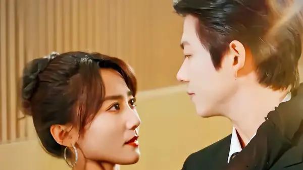 《阮秘书辞职后，陆总他急疯了》甜虐交织，（80集）职场博弈与追妻火葬场