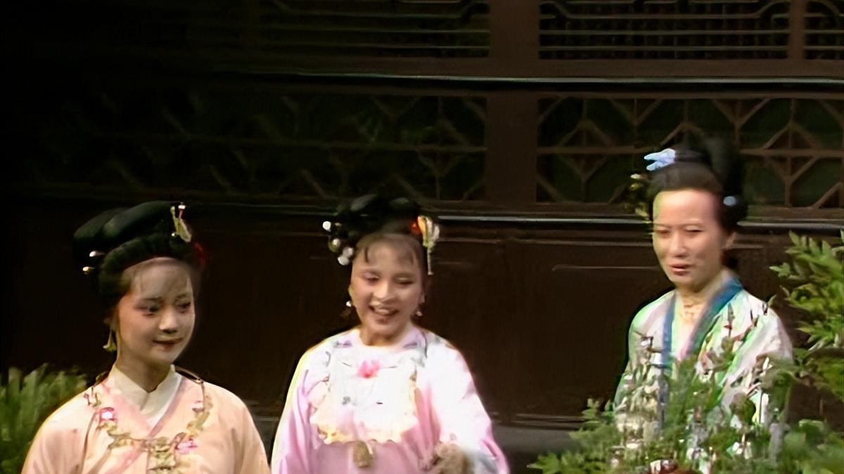 宝钗是在讨好所有人吗？