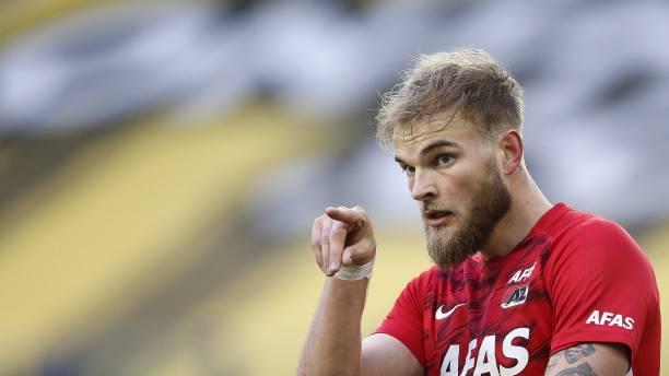 冬窗第十签落定！深圳新鹏城连挖成都双星，新赛季阵容全面升级