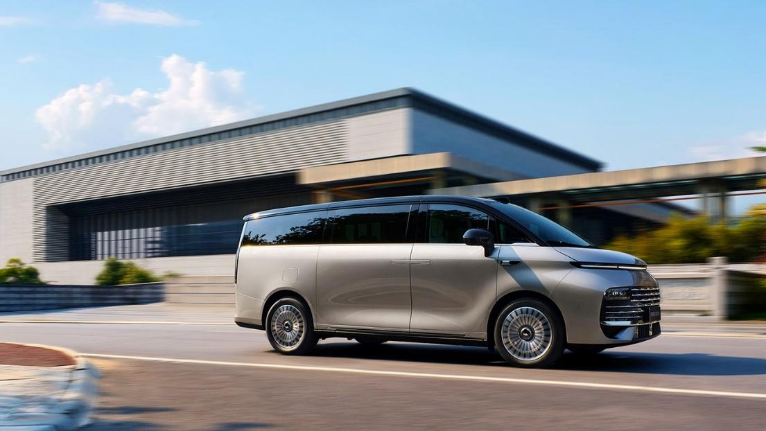 豪华满配一步到位，吉利银河V900如何做到“众口可调”