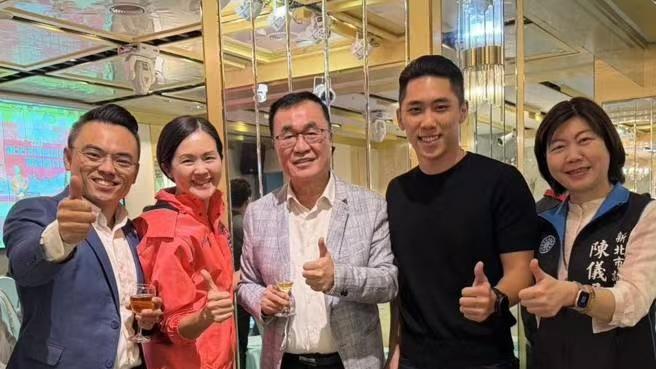 晒出与李四川合照！洪孟楷笑曝“今年任务”：为新北乡亲要一起拼