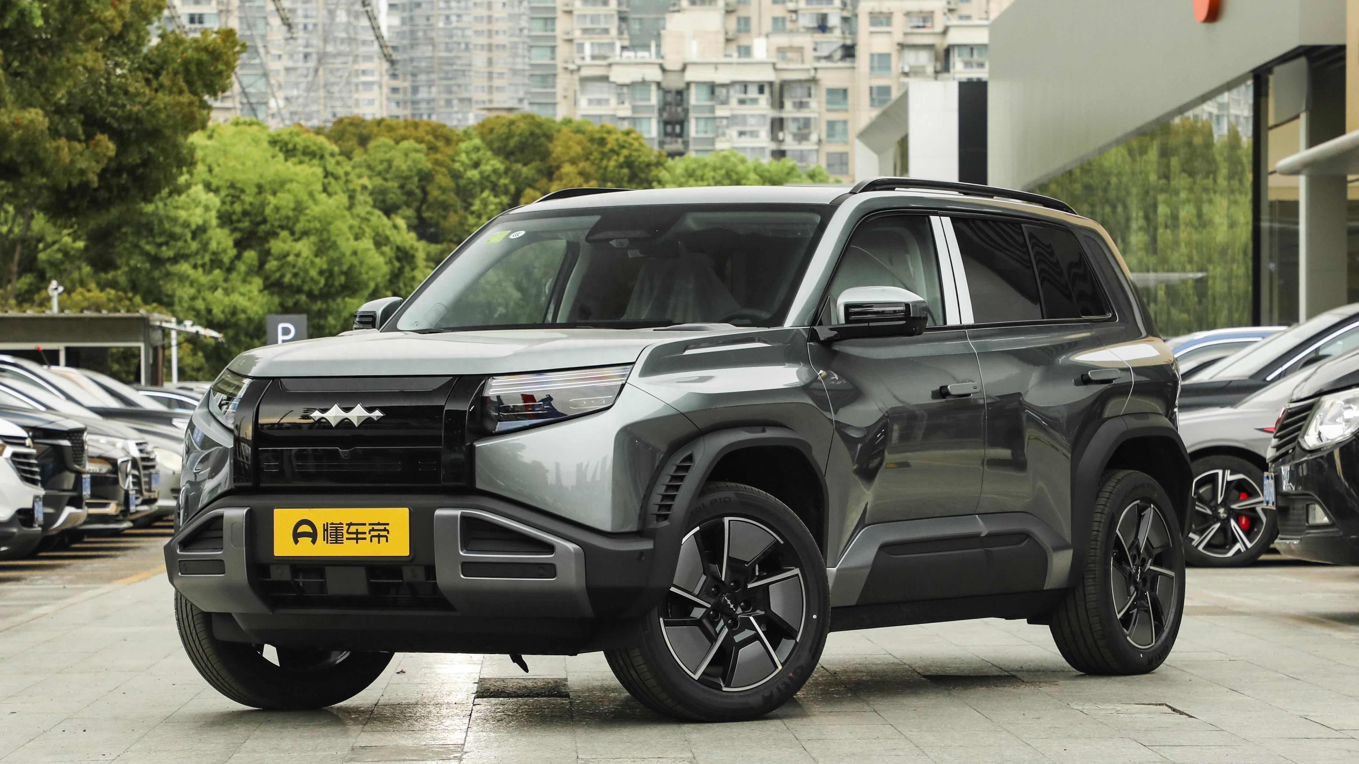 方程豹钛3闪充版 充电快还能跑620KM