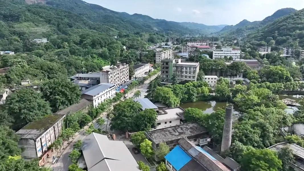 重庆北碚的天府小镇现状，房屋破败不堪，很让人惋惜