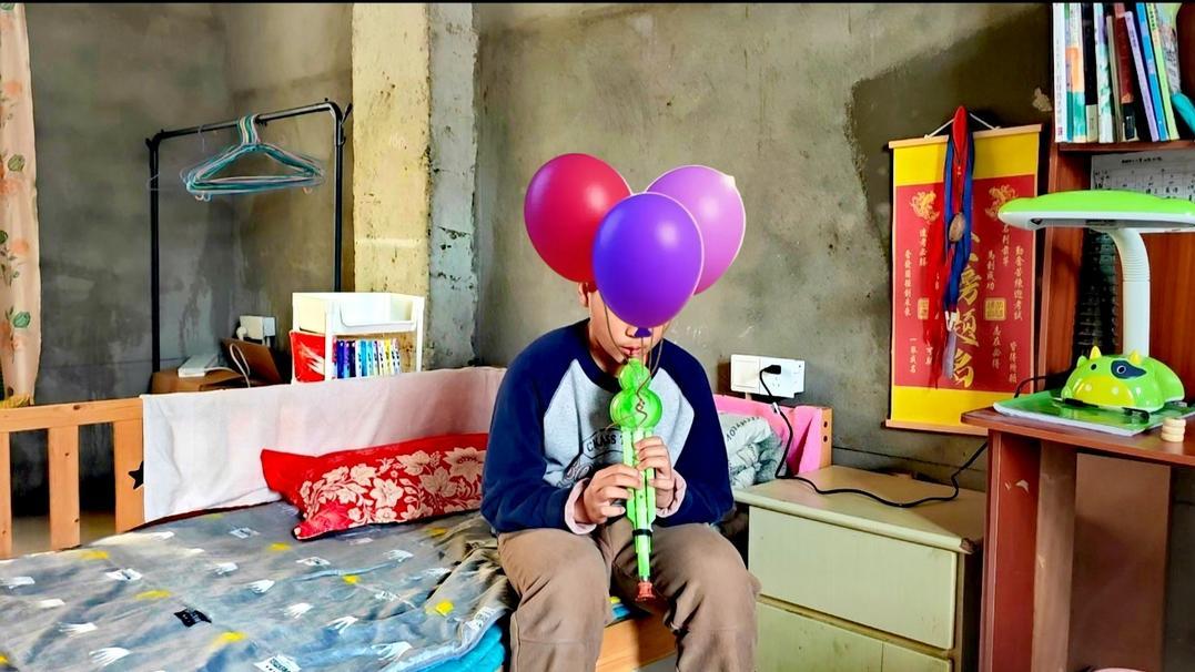 塑料葫芦丝里的向阳少年——福延公益为12岁困境少年点亮生日微光