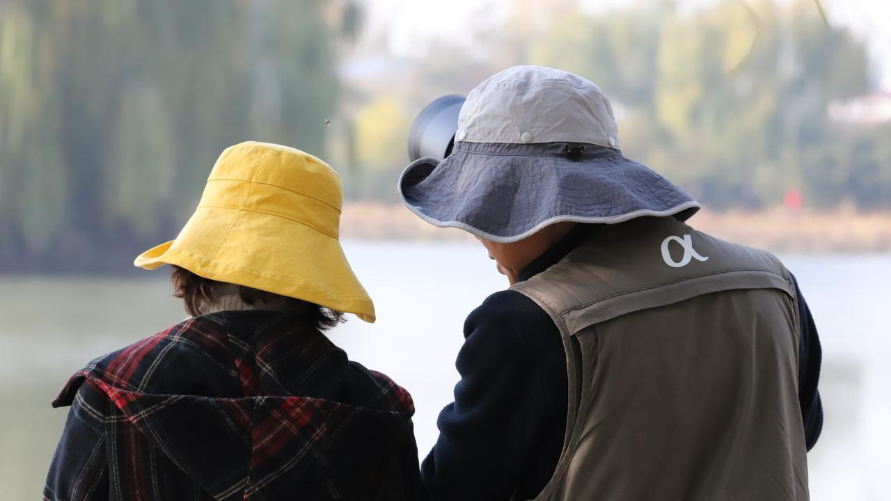 30年工龄退休，企退不可行但在公务员却可行？退休“双标”何时休