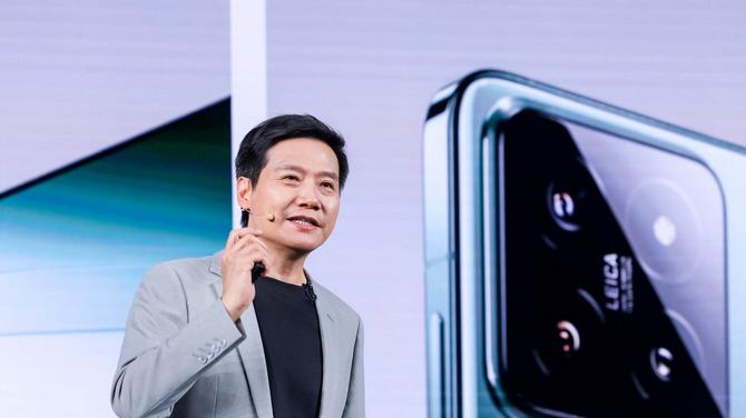 小米手机怎么了？销量没追上华为，却被荣耀咬住了！