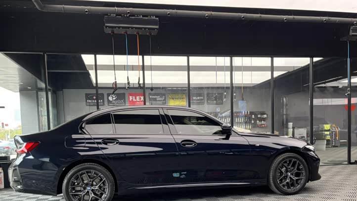 价格战进入白热化，宝马3系跌至22.4万起，家用值得入手吗