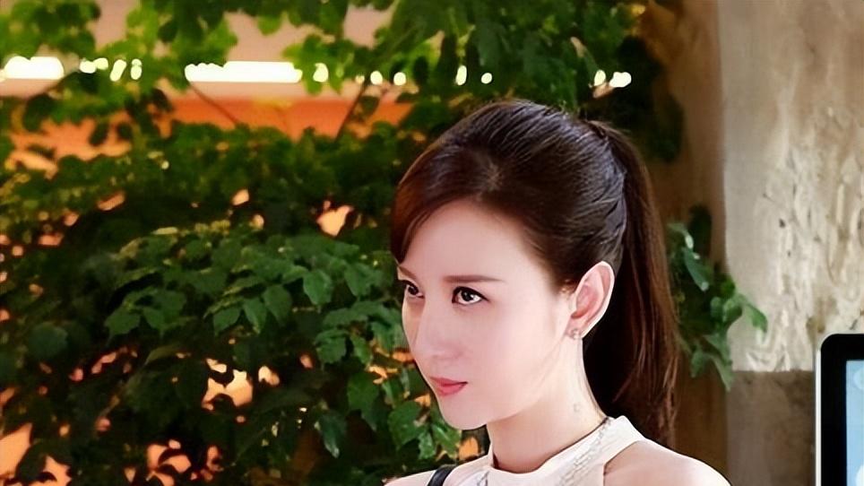 从环球小姐到金牌制片人：45岁张萌说“女人自己放光芒，老公不爱都难”