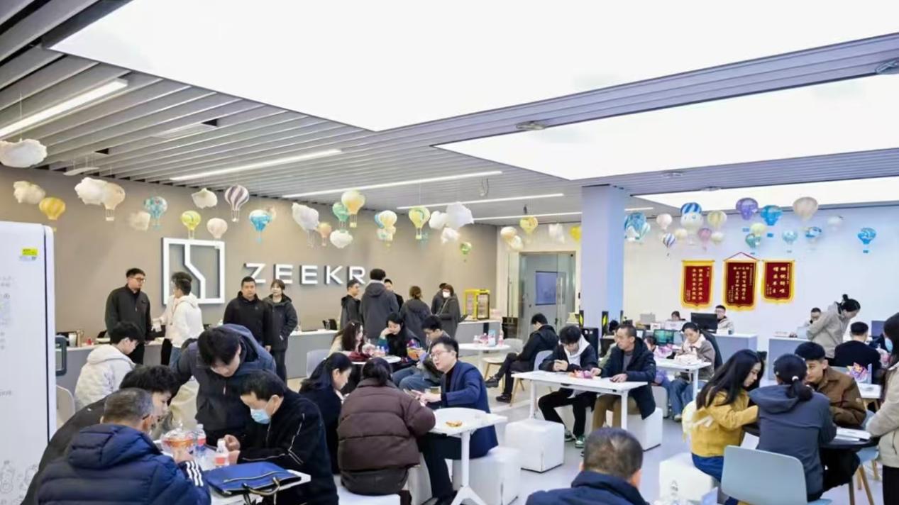 交付中心全是极氪9X！