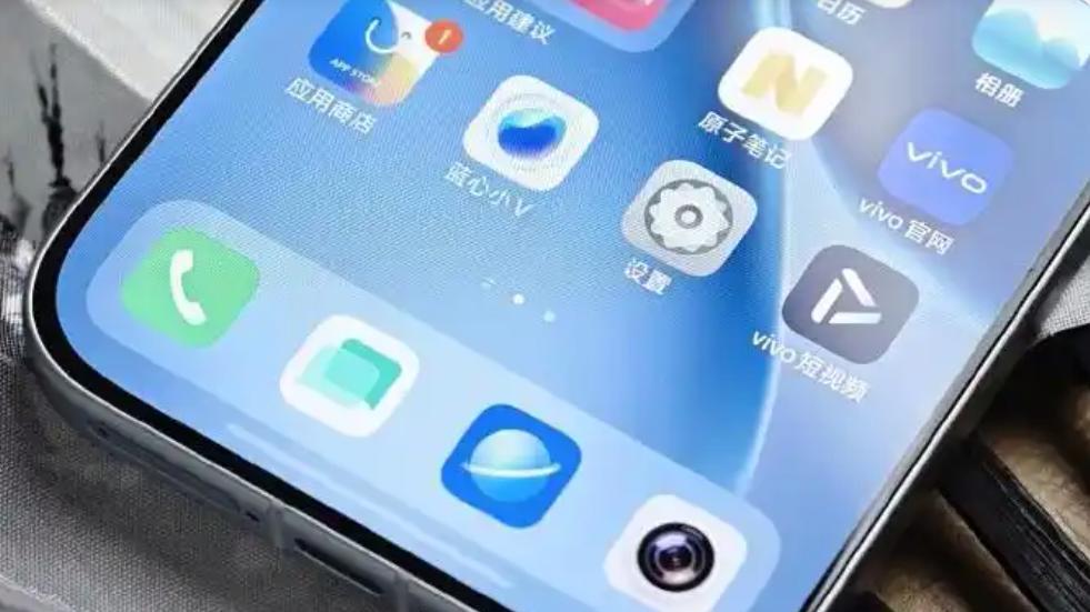 iQOO爆发，跑分359万+2亿像素+7600mAh，中端新机已“重回低价”