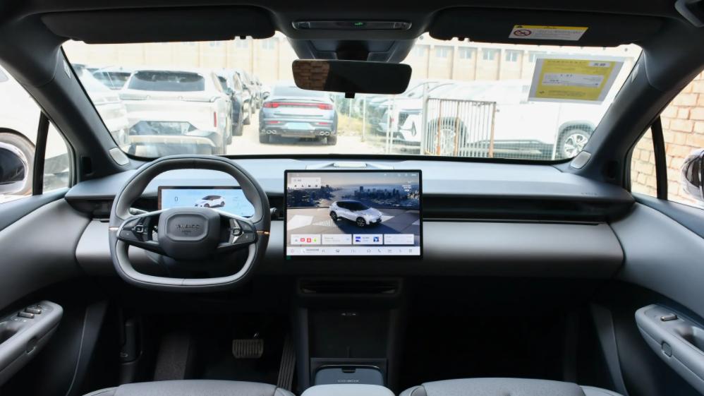 年轻设计 + 魅族智联，家用通勤双在线，26款领克 Z20值得一试