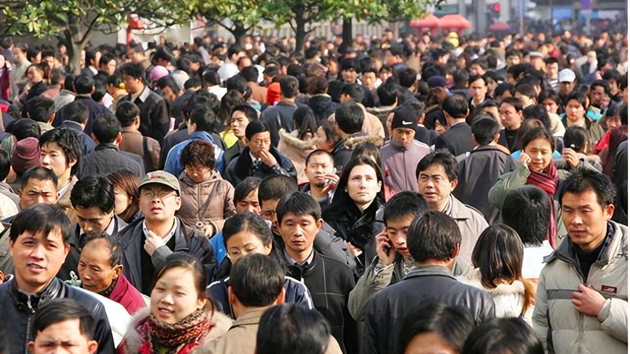 直到看了男性死亡年龄中位数，我才明白很多道理