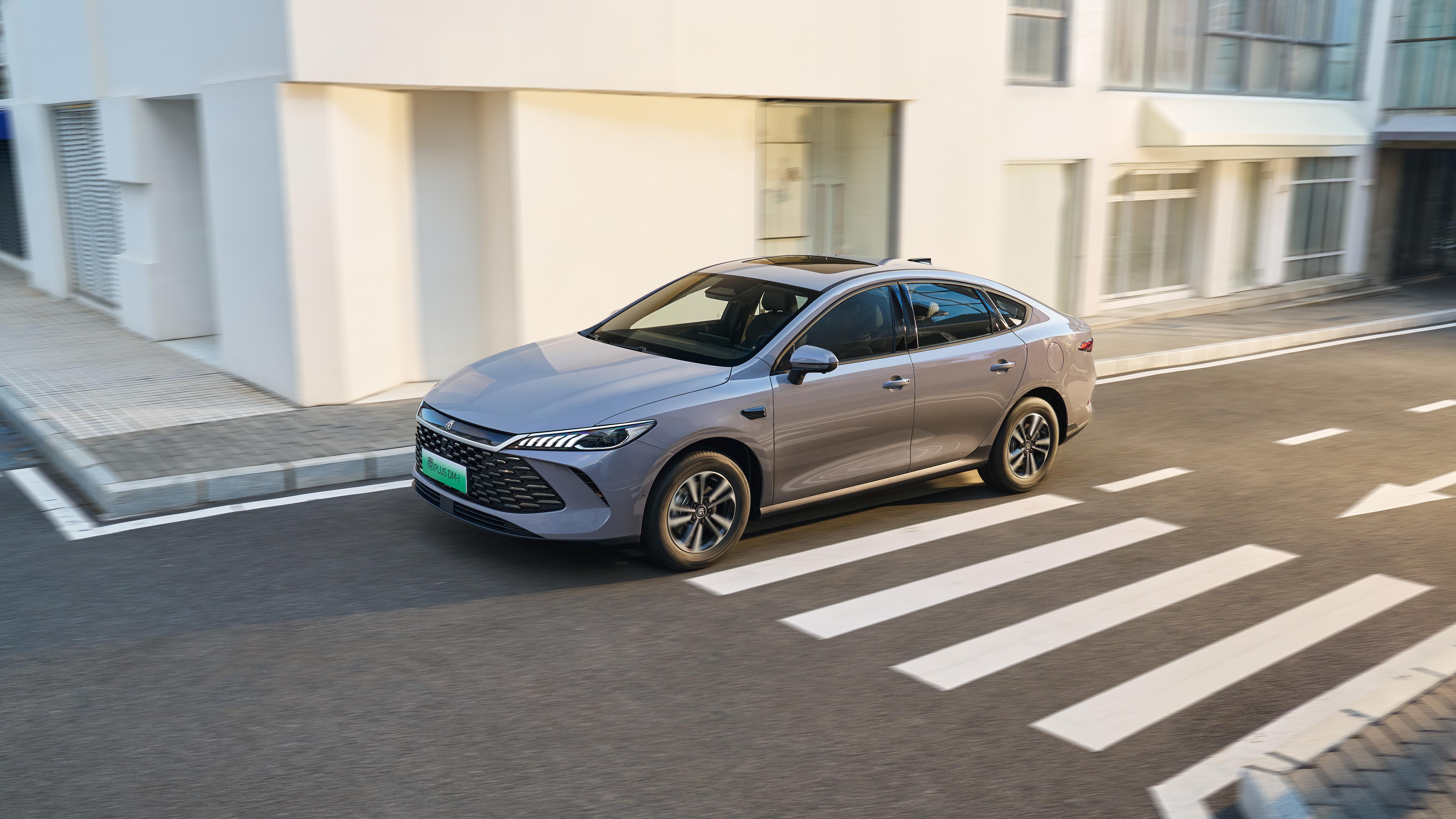 混动车型纯电续航210km起，开一公里只要2毛！比亚迪新车放大招