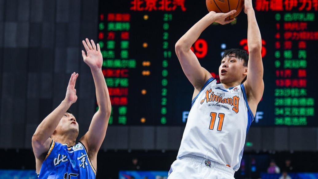 “点球”惹争议！平局齐麟竟授意队友故意犯规 后被罚球准绝杀