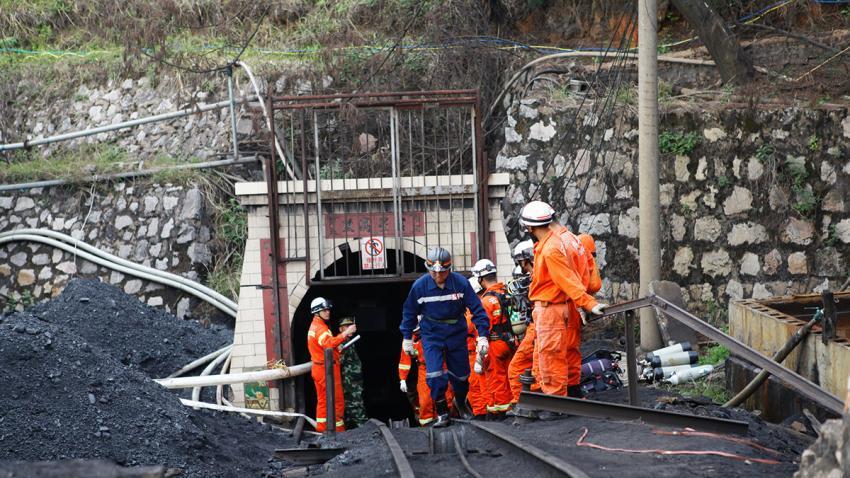 问题很大！山西矿难再曝惊人细节：247人下井，公示牌只记124人