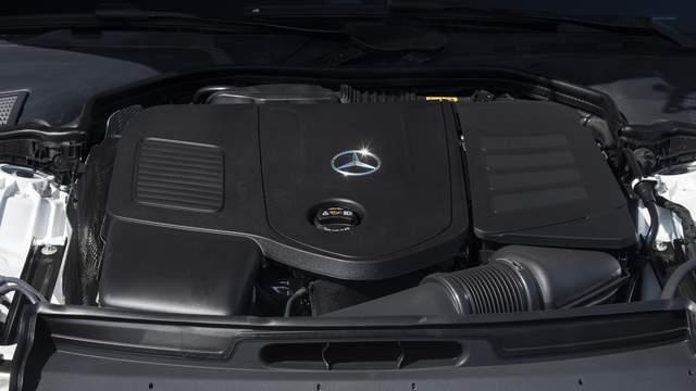 销量一降再降！奔驰C级单月卖2827台，降价或许是最好的出路