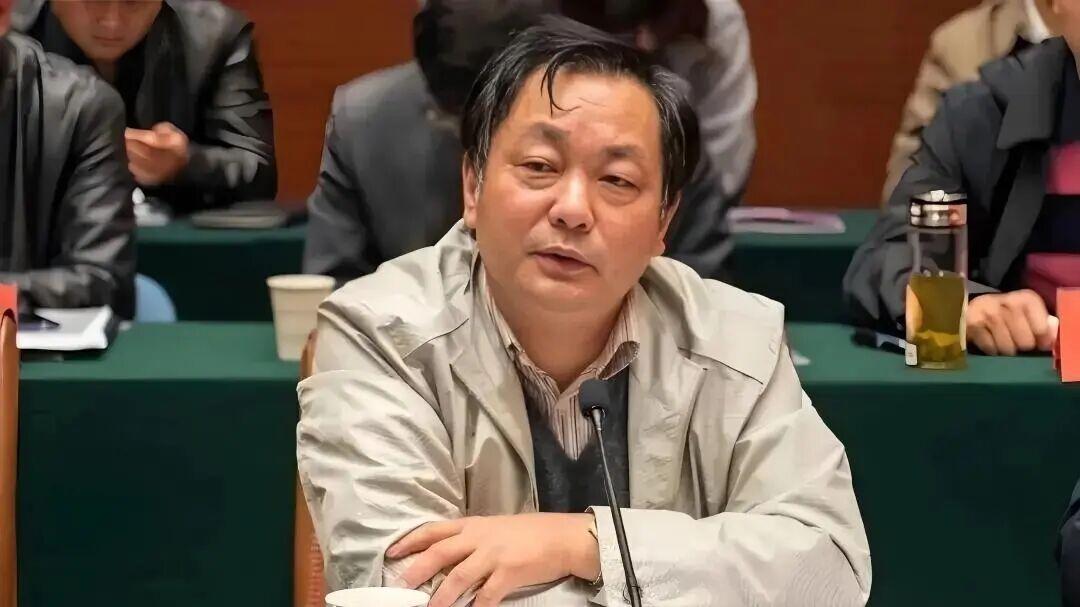 退休五年难“平安”：南京市城管局原二级巡视员司徒幸福被查背后的警示