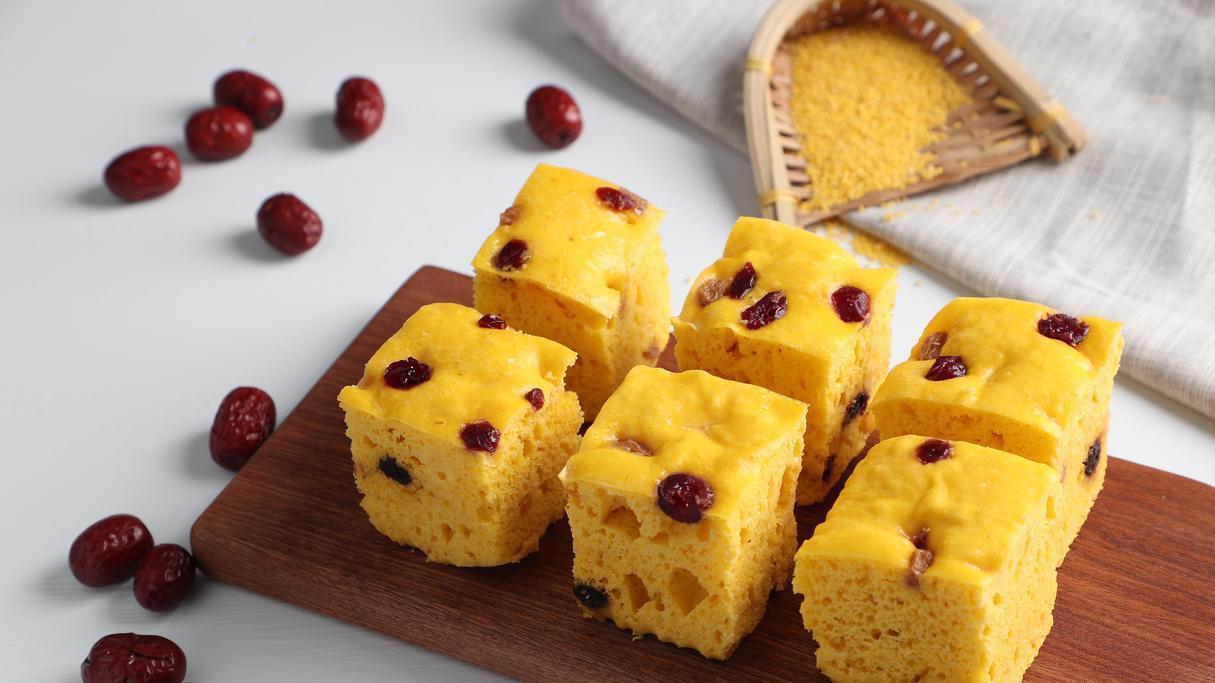 一碗面粉一把红枣三颗鸡蛋，蒸过年红枣发糕，来年步步高升发大财