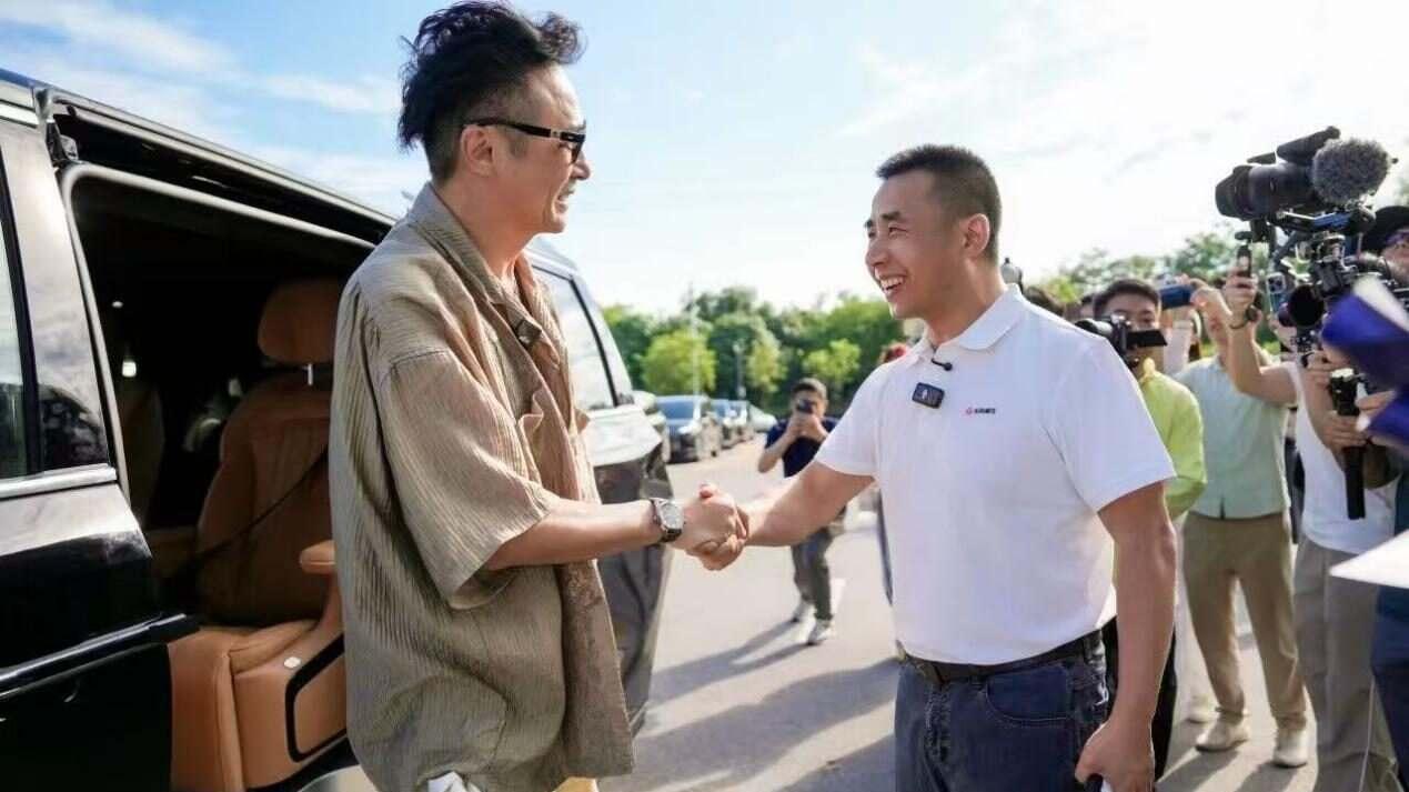 亲身“探厂” 吴镇宇见证2027款星海V9的“可靠”与“温度”