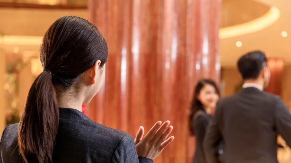 五星级酒店为什么不用机器人送外卖？