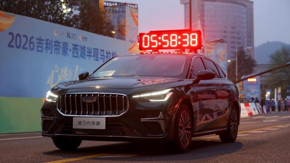 万名跑者逐梦西湖，2026吉利帝豪·西湖半程马拉松圆满收官