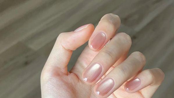 职场美甲天花板！裸粉单边银线，拿捏专业与精致