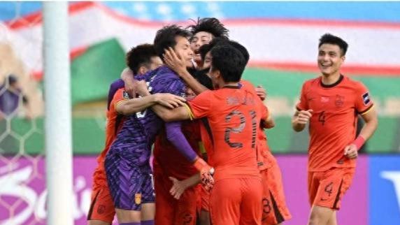 日媒：中国筑起了万里长城，乌兹别克点球憾负止步八强