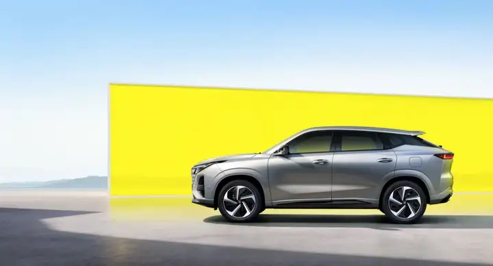 长安UNI-Z插混：精致小家庭追求的10万级SUV“无短板”