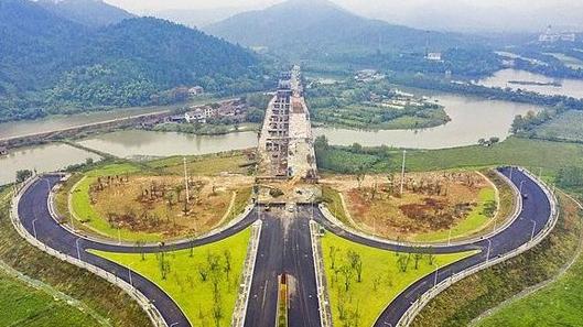 六年 “断头” 的大桥：城市发展中不该被辜负的民生期待