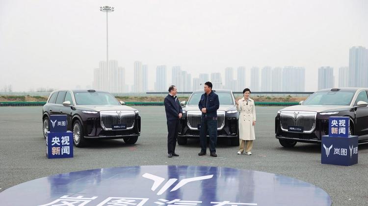 从“心突突”到“加钱提”，胡军下单泰山黑武士只用10分钟