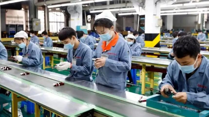 没一技之长想脱离工厂？稳扎稳打比裸辞更靠谱