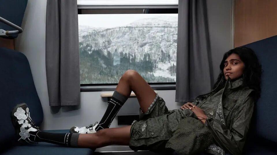 运动品牌们，怎么卷到了花和叶子上？