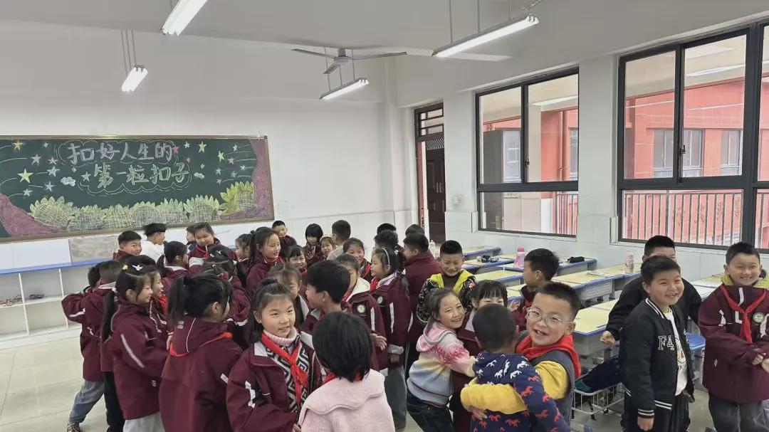 信阳市羊山外国语小学分校开展3·25心理健康日系列活动