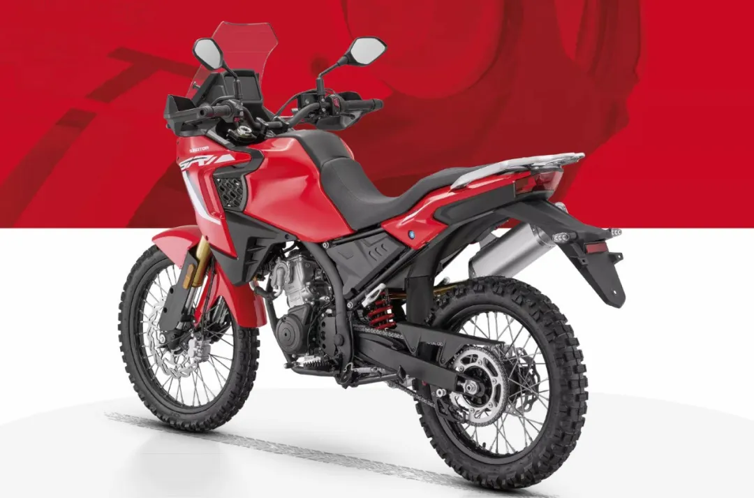 125级别ADV海外卖3万多，钱江SRT125DX上市，奥古斯塔同款外观