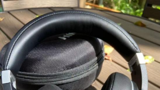 兼顾颜值、音质与耐用性，高性价比的头戴耳机