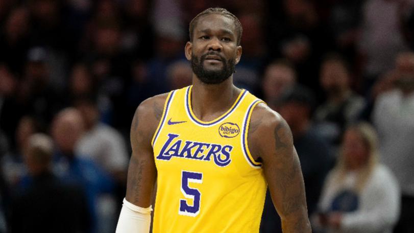 湖人117-135黄蜂，球员评价：2人优秀，2人及格，5人低迷