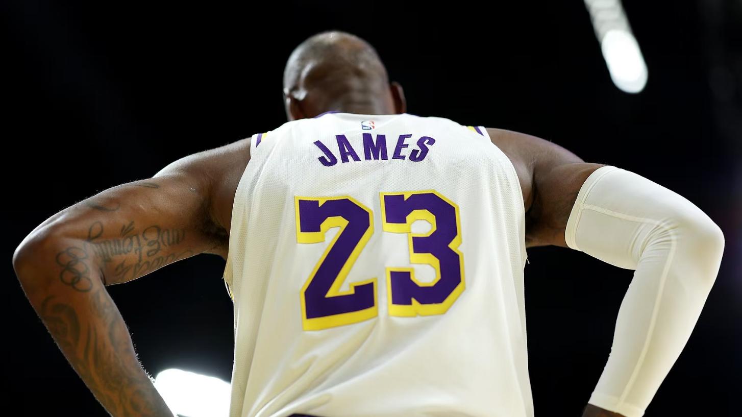 13793助攻！41岁詹姆斯再创历史，下一目标直指51000分！