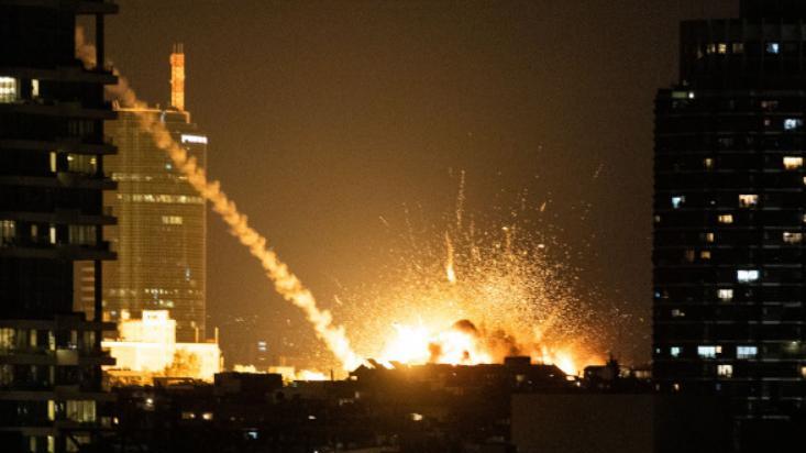 浓烟中的战略转折：中东进入“导弹洗地”新时代？