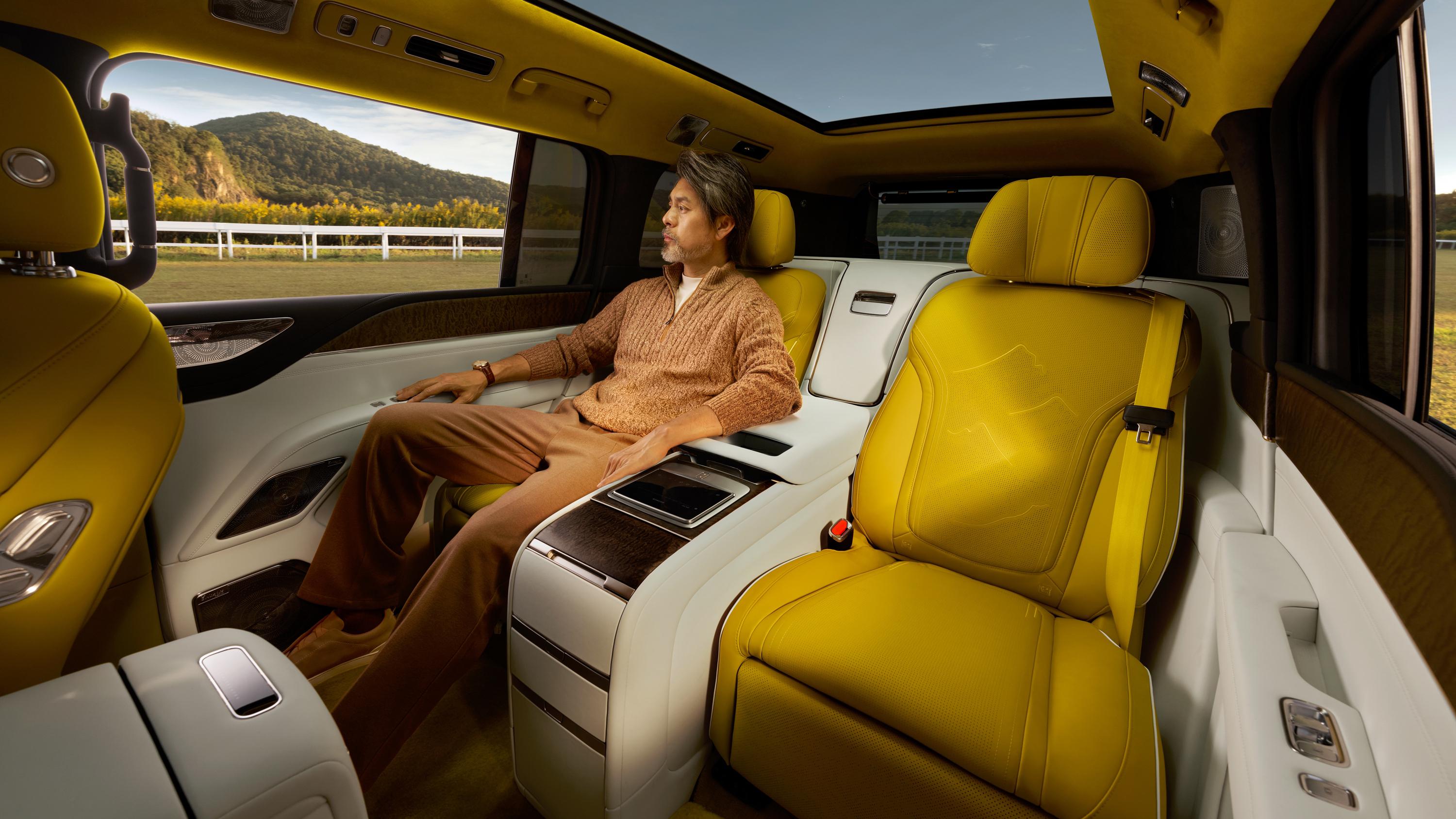 仰望双车封神：U9“破晓时刻”限量30台，U8L鼎藏版重构东方豪华