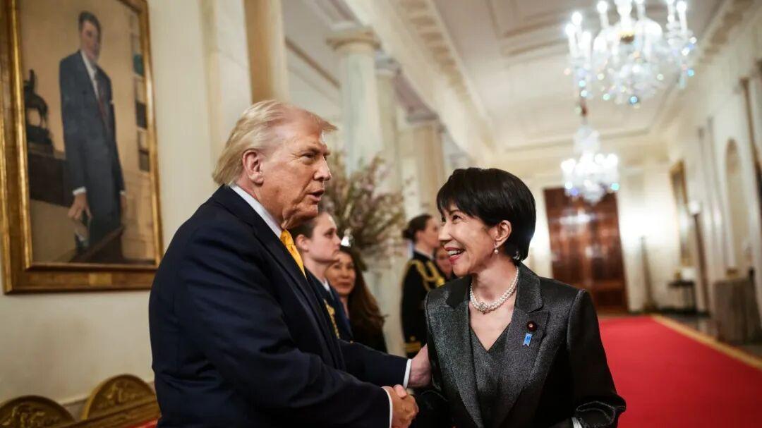 白宫官网晒高市早苗“高光时刻”：跳舞、咧嘴、神态夸张！