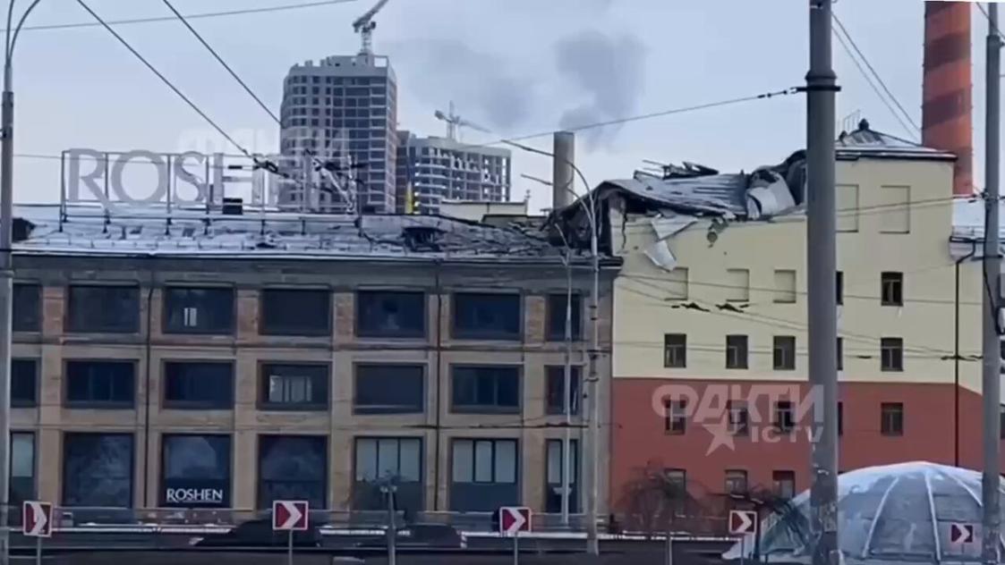 长期鼓吹战争的波罗申科，自家巧克力工厂，在俄军最新空袭中被炸得稀巴烂...