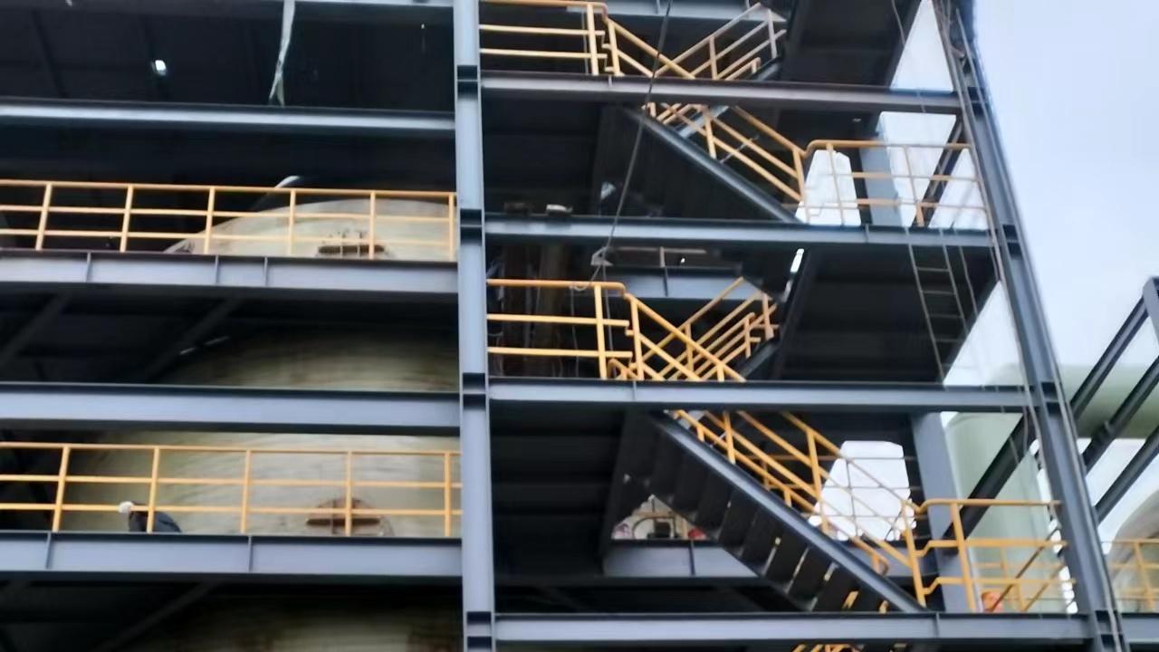 宏顺建设承建厂房钢结构刷漆防腐 除锈焕新防腐提质