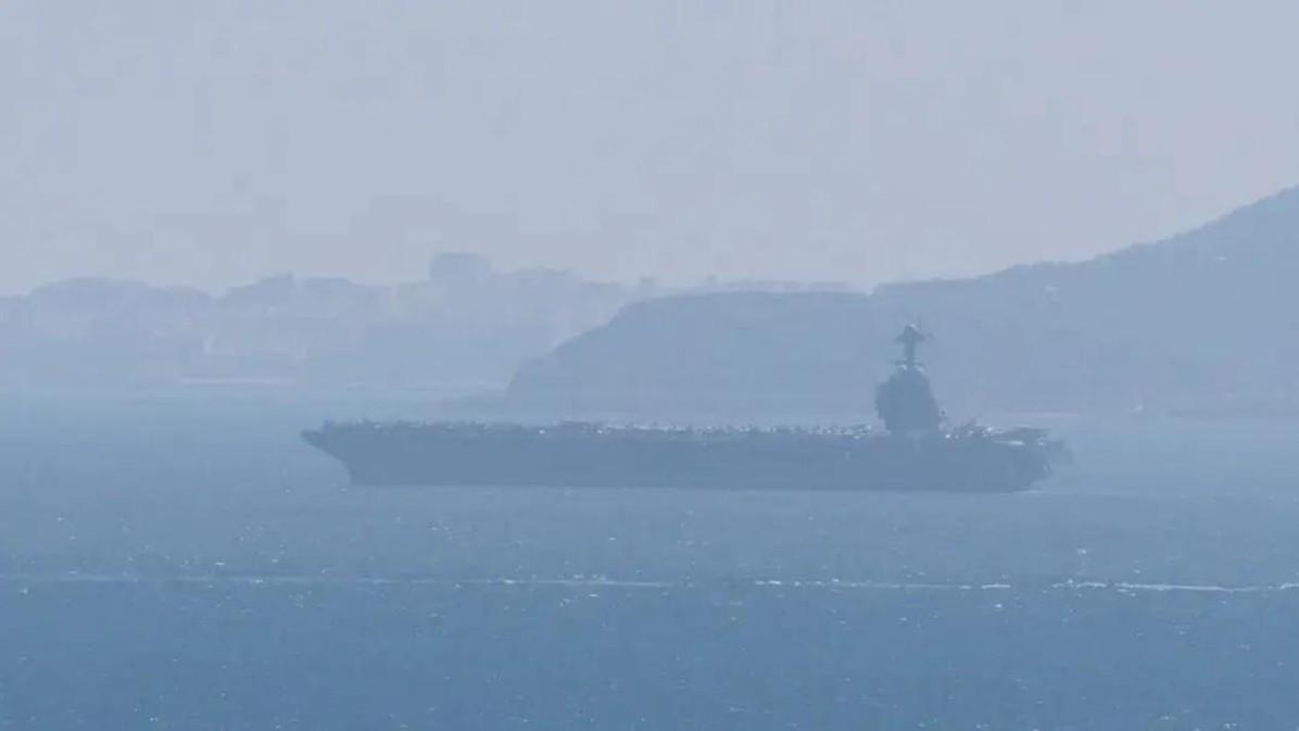 又打起来了，特朗普不宣而战，美军在国际水域开火，多人当场身亡