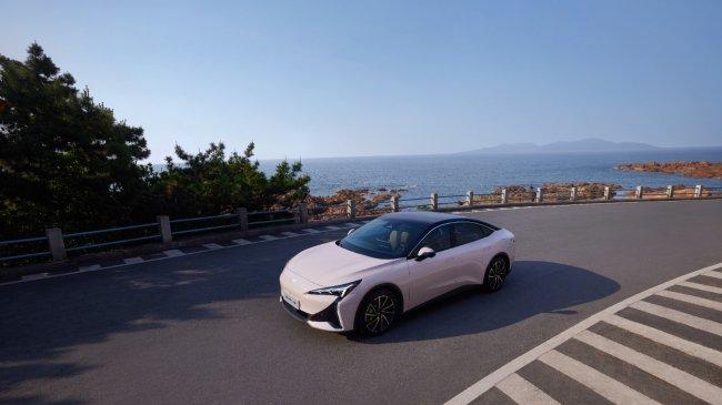 极狐新阿尔法S5防晒通风两不误，清凉安全守护暑期全家行