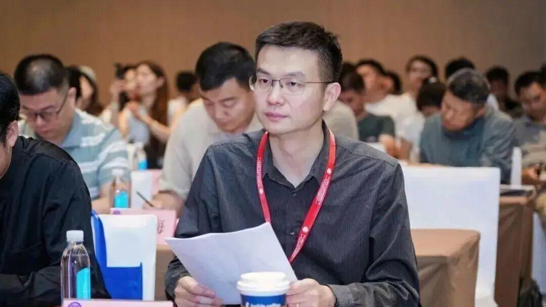 低空经济“灵魂拷问”：万亿赛道为何逃不过“规划热、落地难”？