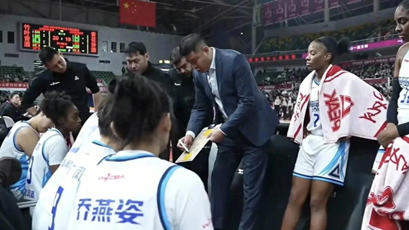 半场捷报！山西47-38山东，张子宇2分3失误，翟若云13分，布朗10