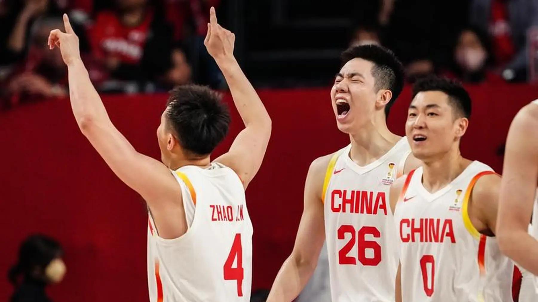 防守端打出血性，5打8照样实现逆转！主场哨挡不住中国男篮的救赎