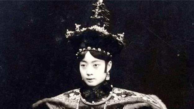 潘虹封神名场面《末代皇后》：一曲婉容的悲挽，藏尽王朝落幕的苍凉