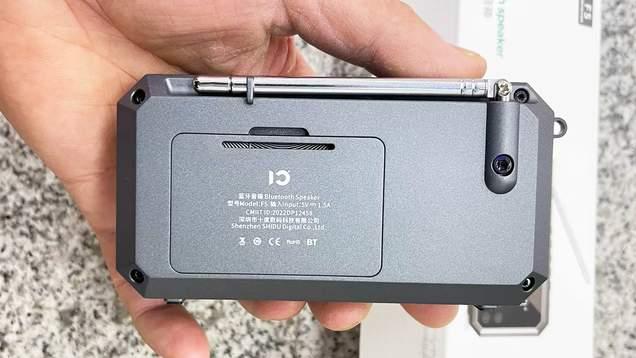 国产迷你蓝牙小音箱：支持收音机加本地播放器模式，听歌更自由