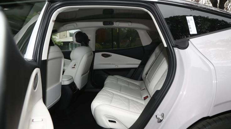 领克10 EM-P配置推荐：优先考虑这个版本，选对不花冤枉钱